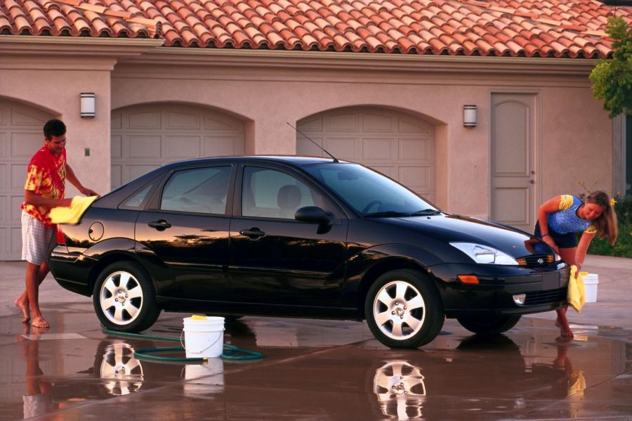  Ford Focus Saloon 1999 года  (фото 42 из 53)